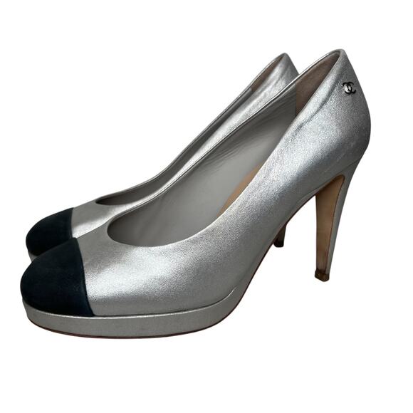 CHANEL Silver Cap Toe Platform Pump Size 38.5 Box & Dust Bags - Picture 3 of 12